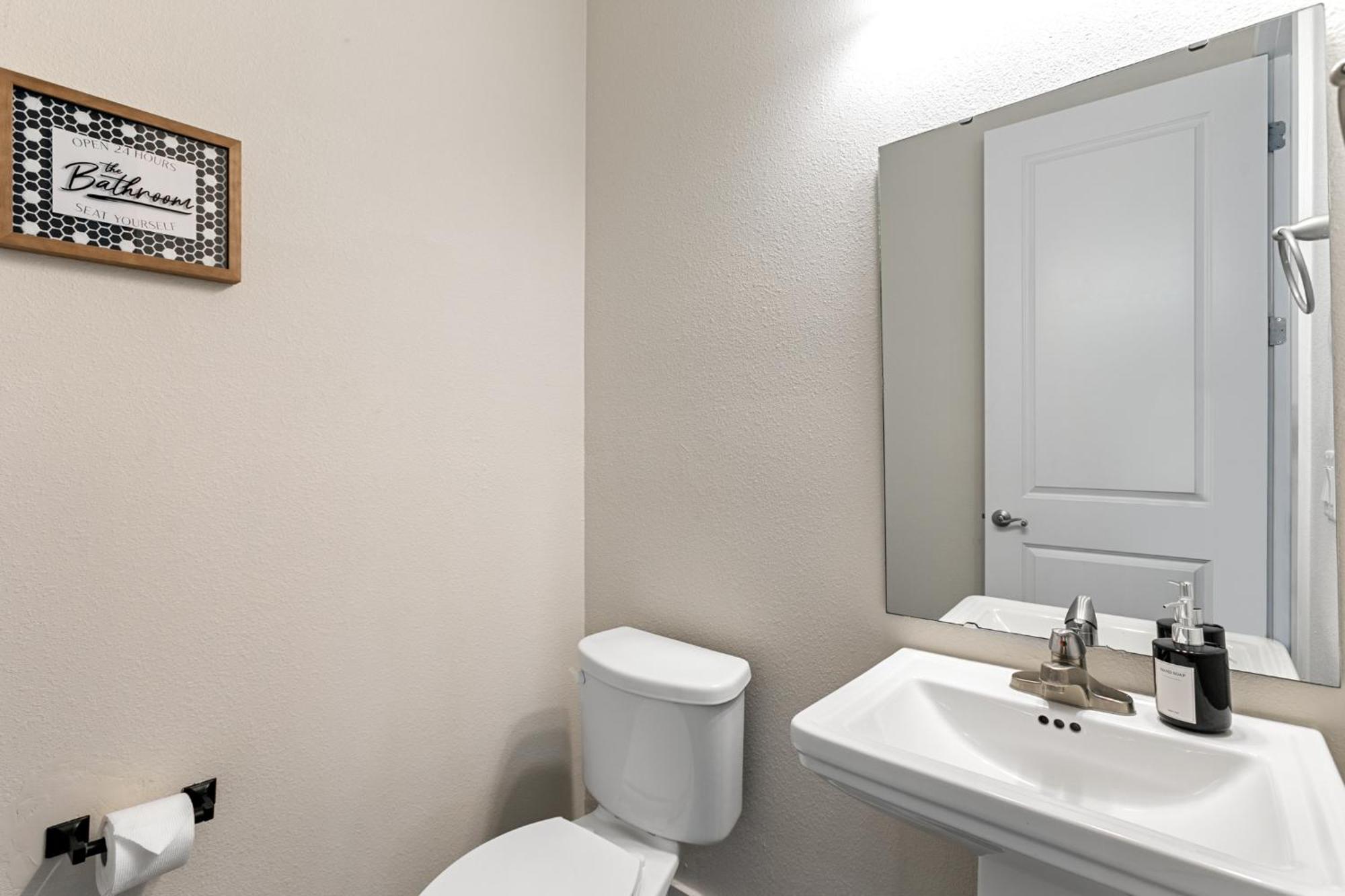 הוילה ג'קסונוויל ביץ' 3 Minutes To Beach, 9 Minutes To Mayo Clinic, King Bed, Sleeps 8 מראה חיצוני תמונה