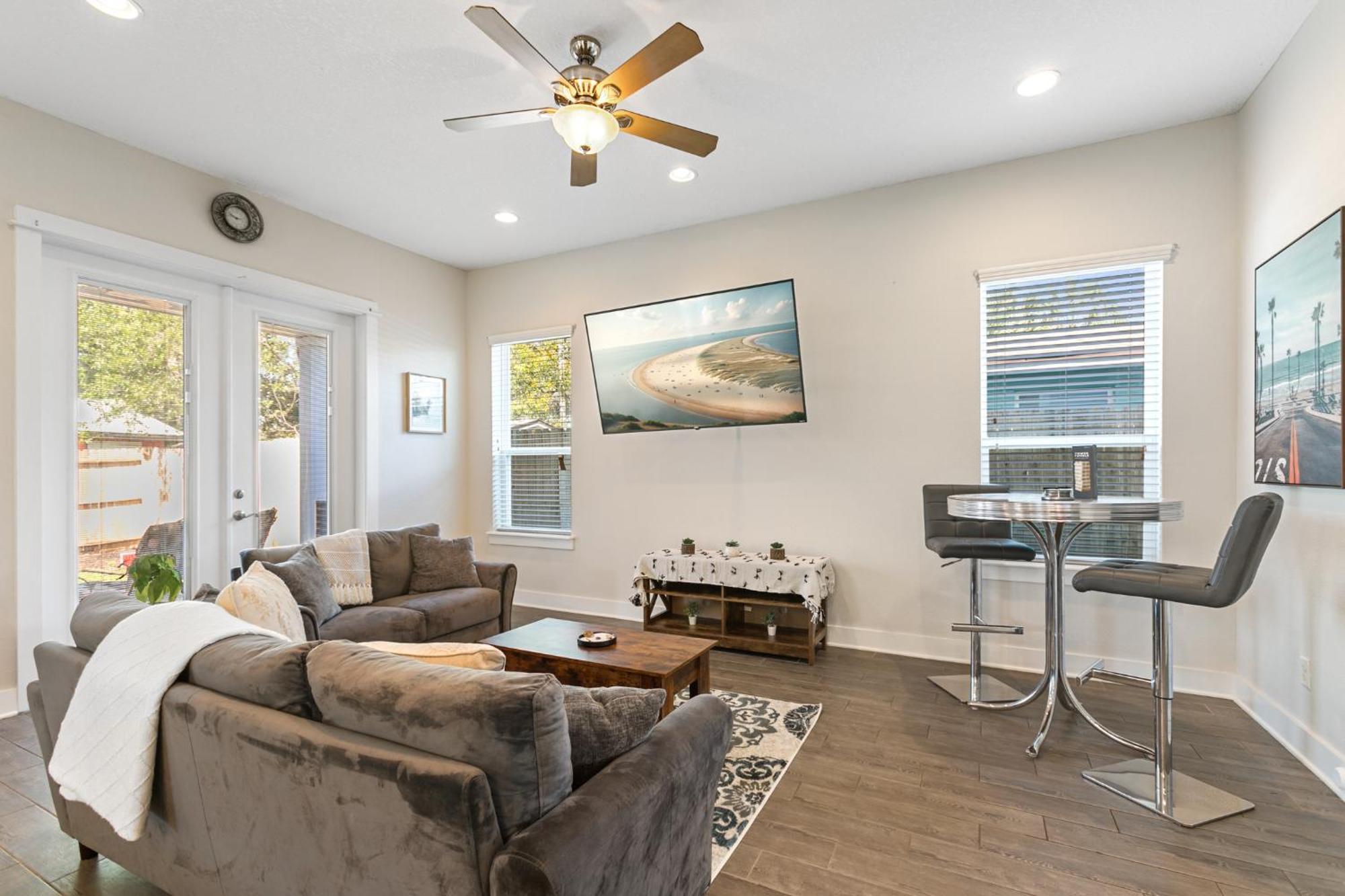 הוילה ג'קסונוויל ביץ' 3 Minutes To Beach, 9 Minutes To Mayo Clinic, King Bed, Sleeps 8 מראה חיצוני תמונה
